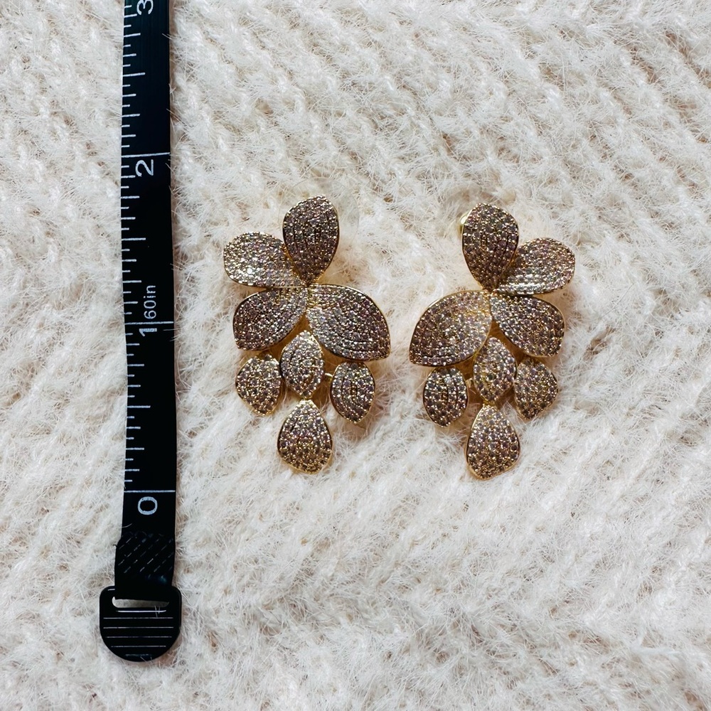 NWOT Gold Earrings